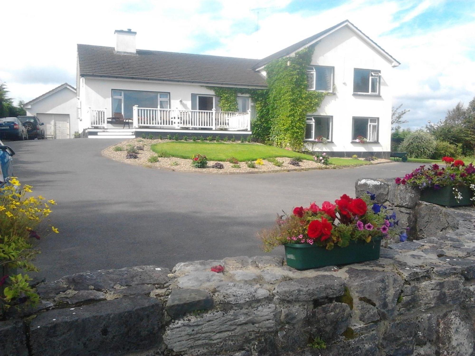 The Waterfront House Country Home Oughterard Exterior foto