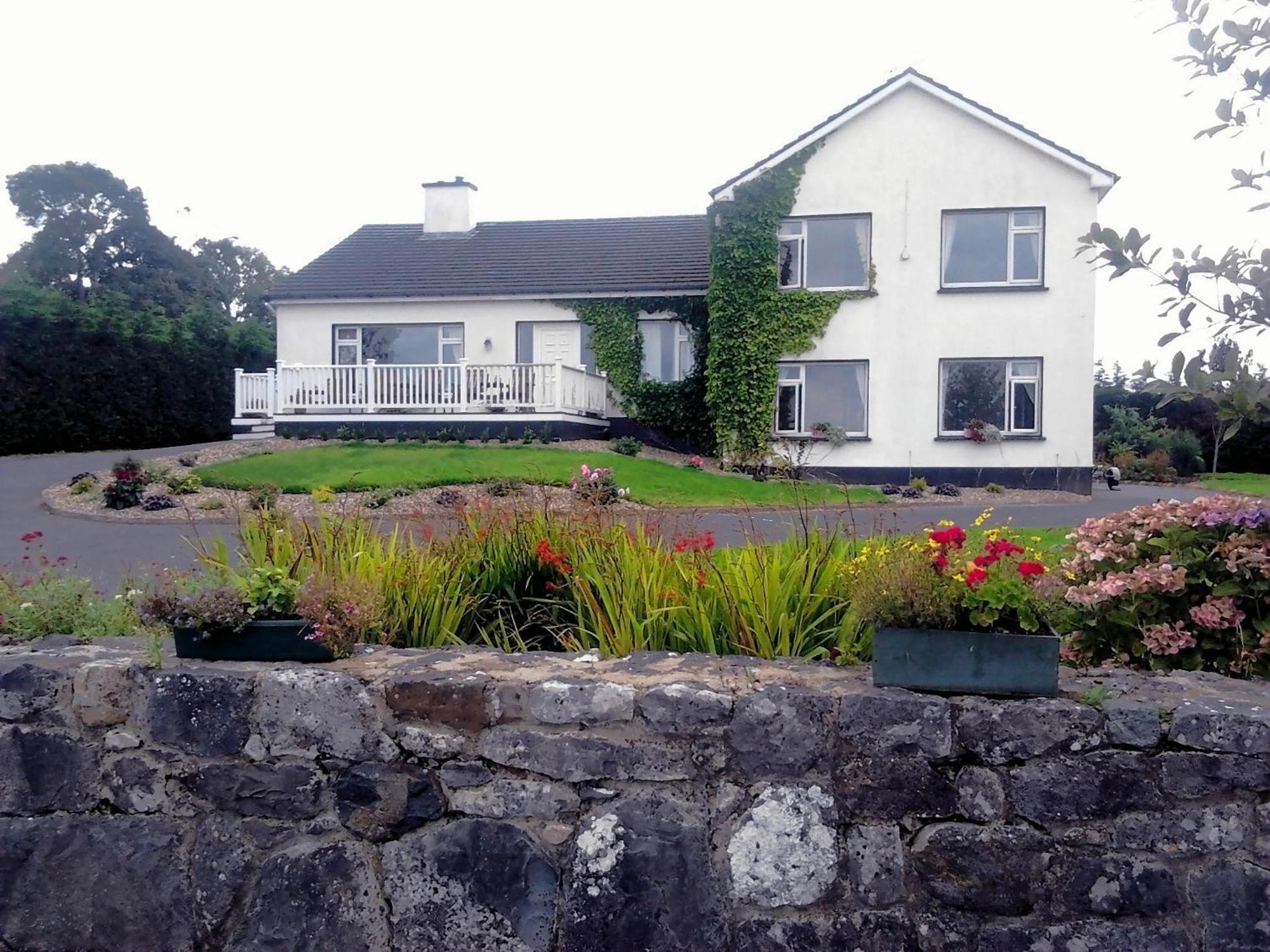 The Waterfront House Country Home Oughterard Exterior foto