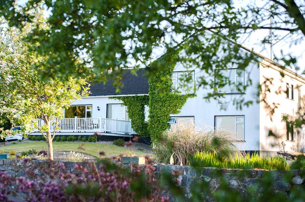 The Waterfront House Country Home Oughterard Exterior foto
